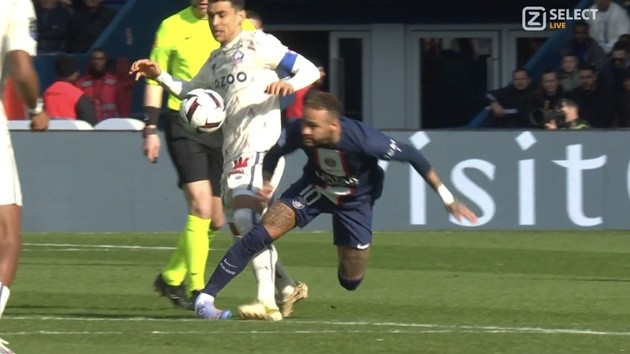 Clichy lập siêu phẩm - Bóng Đá