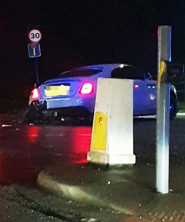 Ảnh Rashford gặp tai nạn - Bóng Đá