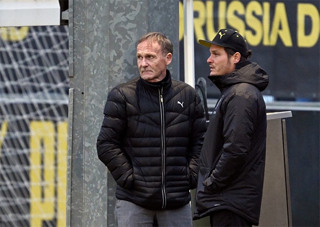 Borussia Dortmund will look to sign two full-backs in January - Bóng Đá