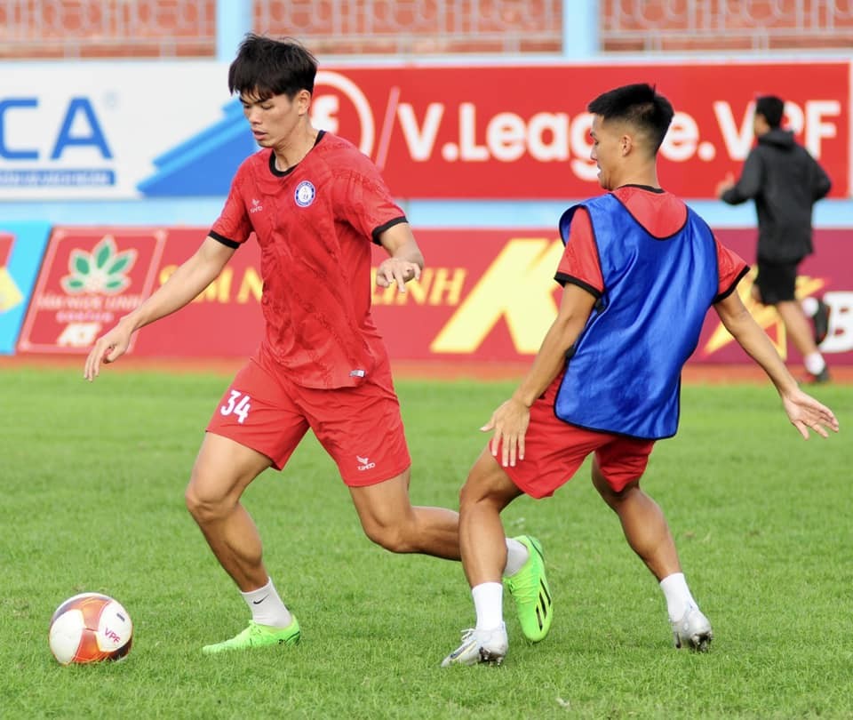 Bị nợ lương, cầu thủ V-League tuyên bố đình công - Bóng Đá