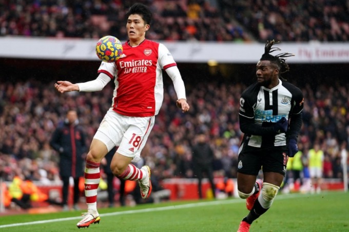 Arsenal chi 17 triệu bảng cho Takehiro Tomiyasu là tội ác với Bologna - Bóng Đá