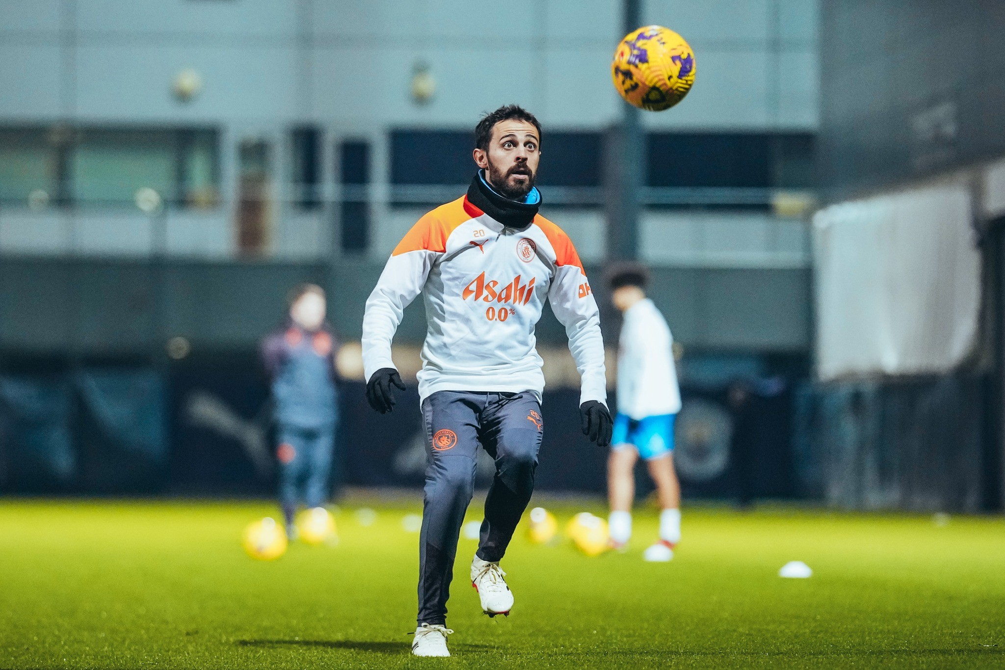 Bất ngờ xuất hiện trên sân tập Man City - Bóng Đá