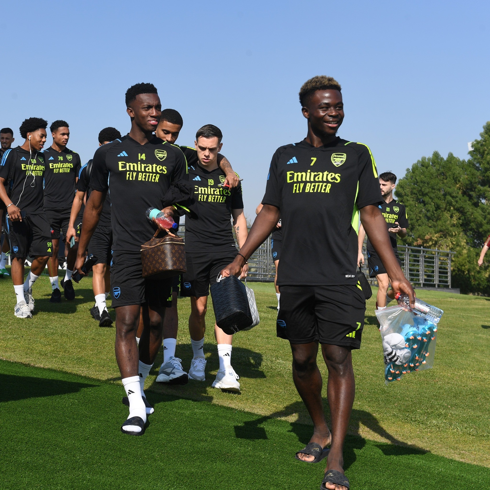 Thái độ của dàn sao Arsenal trên sân tập sau 3 thất bại liên tiếp - Bóng Đá