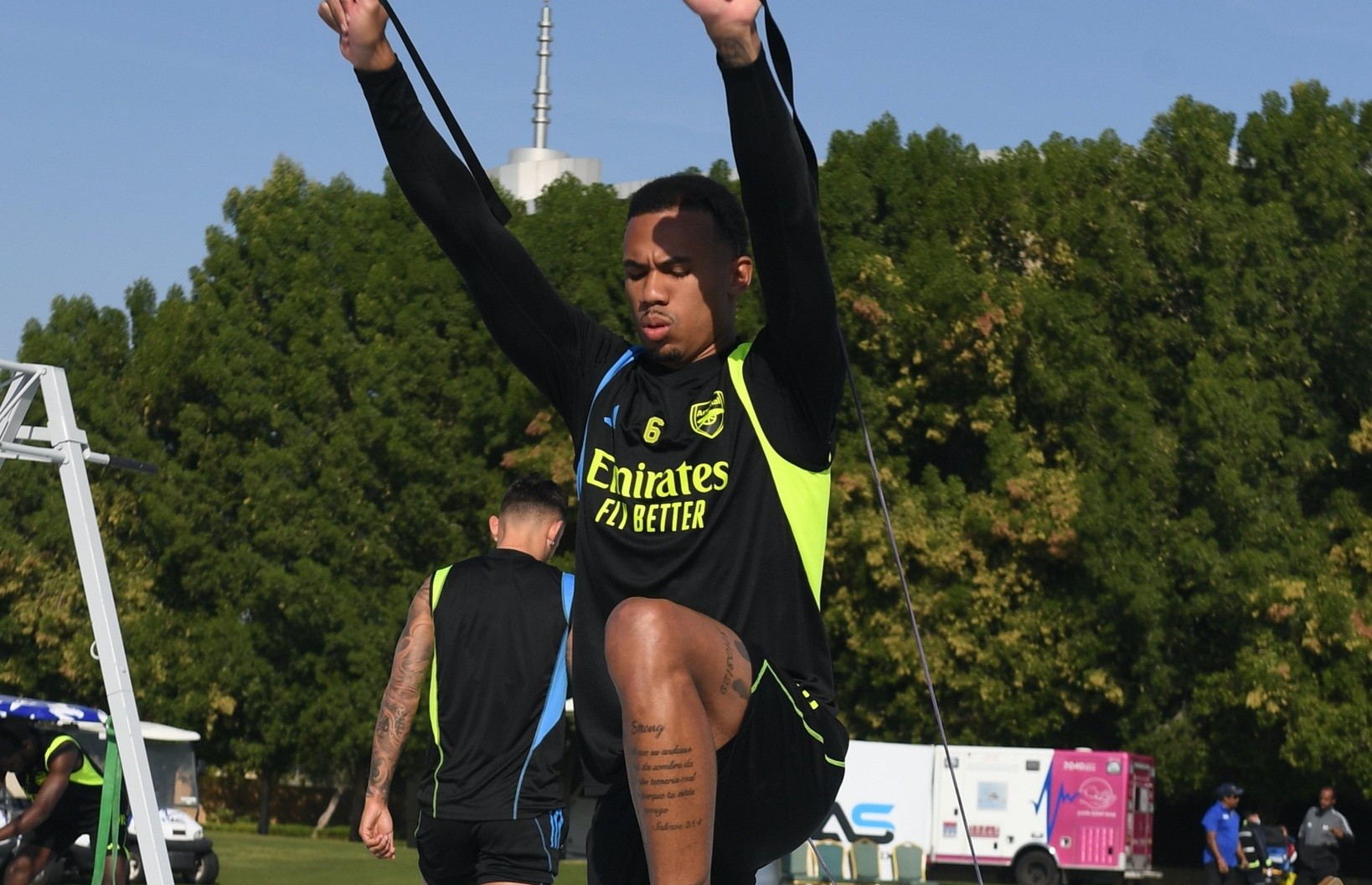 Buổi tập của Arsenal; Odegaard và Arteta suy tư - Bóng Đá