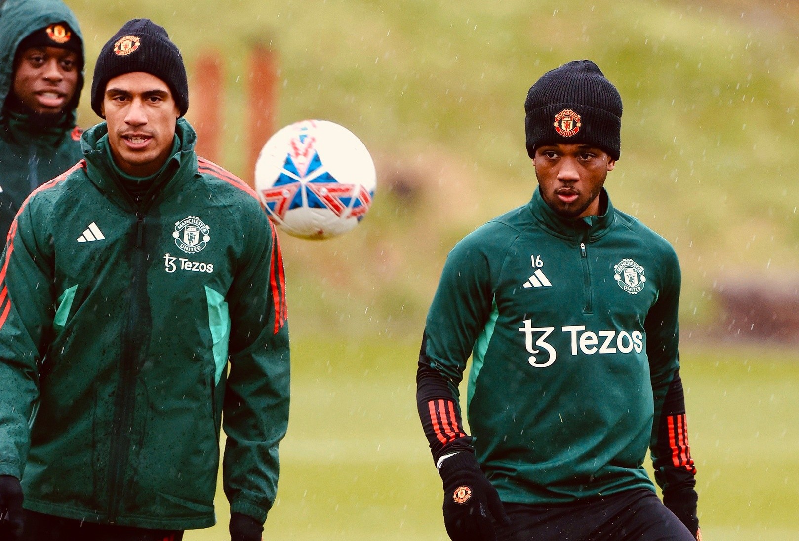 Điều NHM mong đợi đã xuất hiện trên sân tập Man United - Bóng Đá
