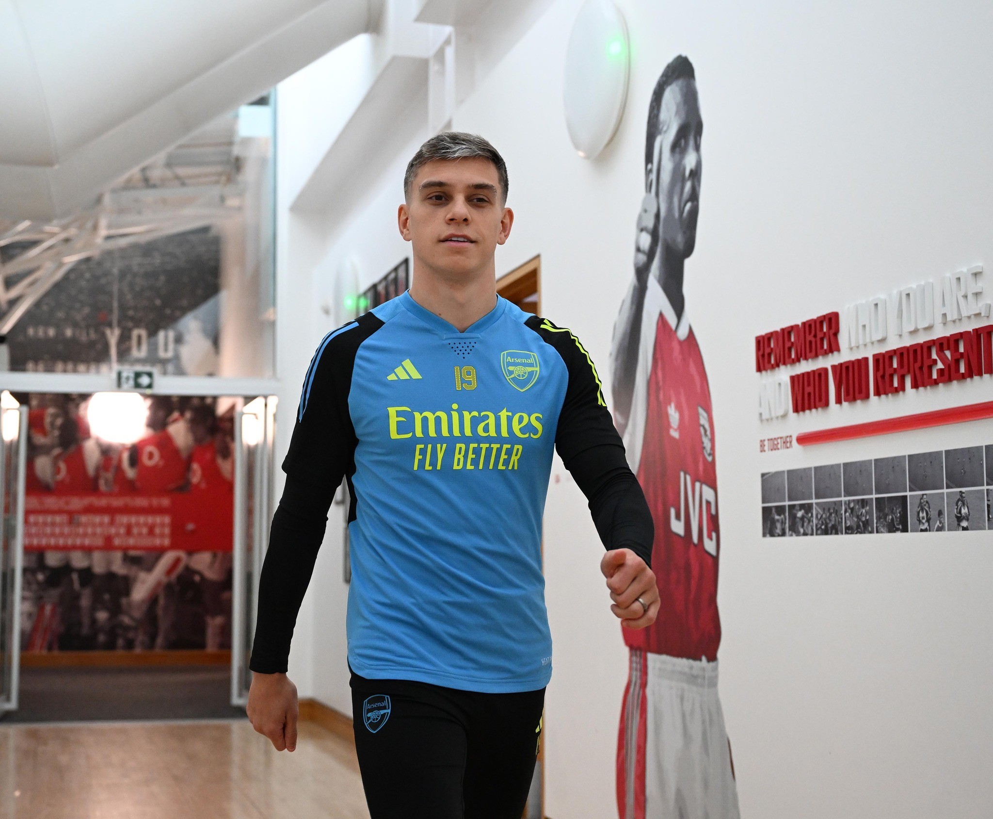 Chờ câu trả lời của Arsenal - Bóng Đá