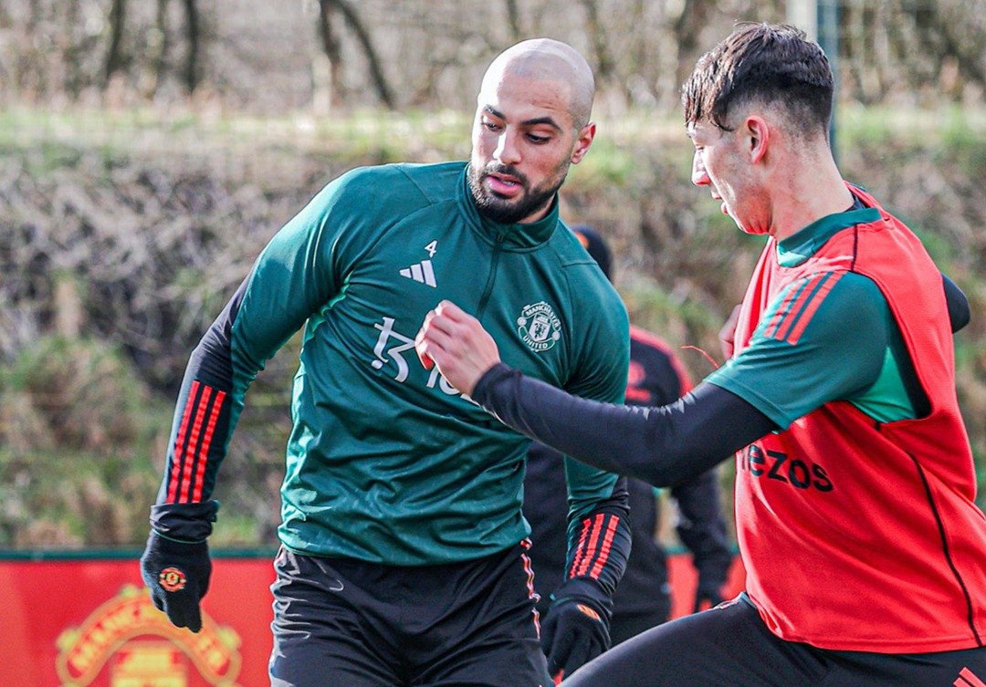 Hạ Villa, HLV Ten Hag nổi hứng phô diễn kỹ thuật trên sân tập Man Utd - Bóng Đá