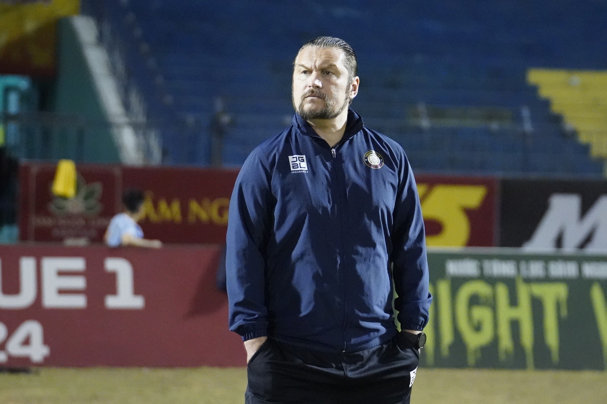 VAR gây tranh cãi ở V-League, HLV châu Âu công khai suy nghĩ - Bóng Đá