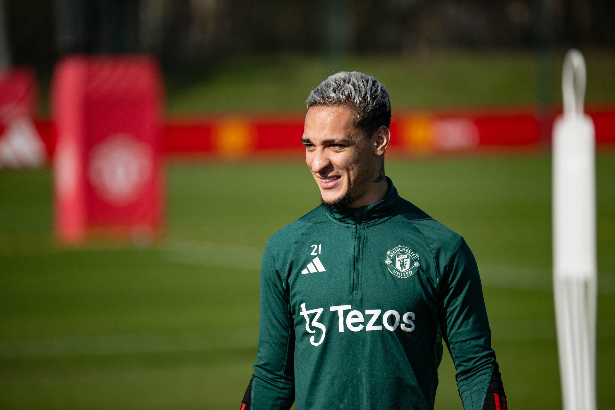 Buổi tập của Man Utd tràn ngập tiếng cười với trò chơi lạ - Bóng Đá