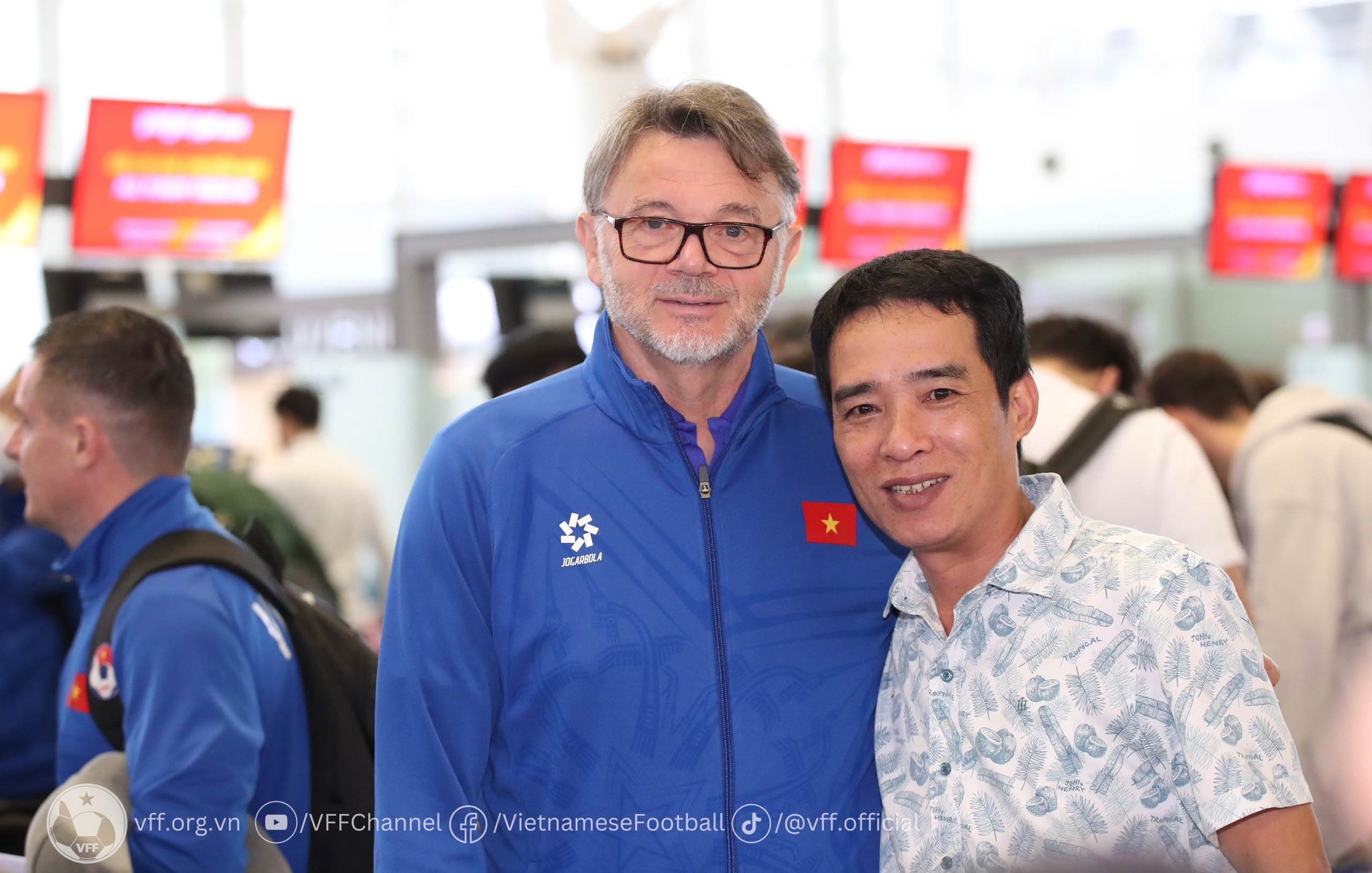 Việt Nam đấu Indonesia, lộ thái độ của HLV Troussier - Bóng Đá