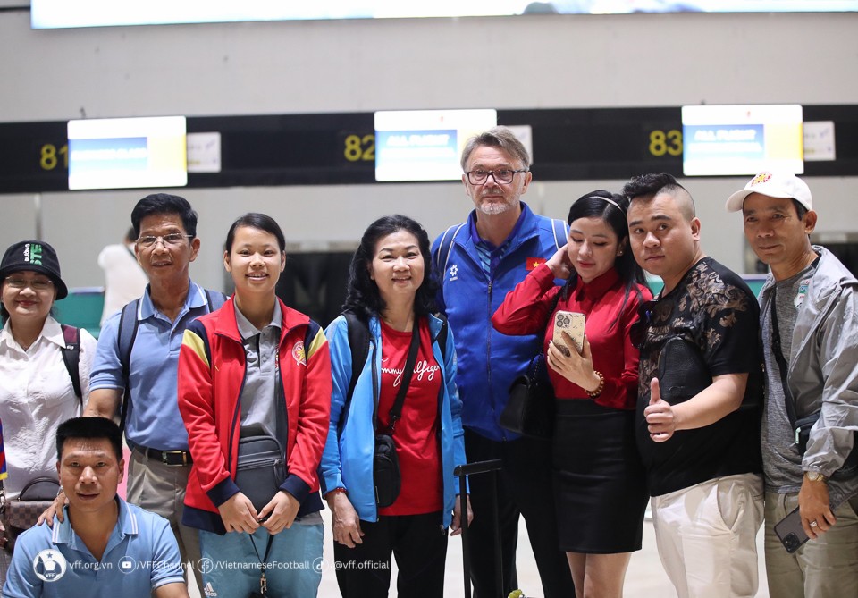 Việt Nam thua đau Indonesia, lộ thái độ của HLV Troussier - Bóng Đá