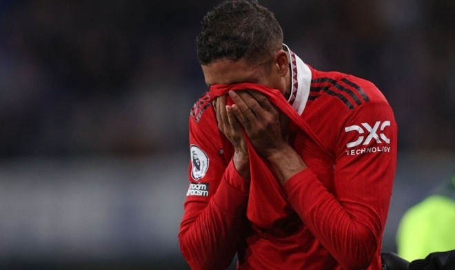 Ten Hag confirmed the Varane will miss all of United’ matches until the upcoming World Cup in Qatar.  - Bóng Đá