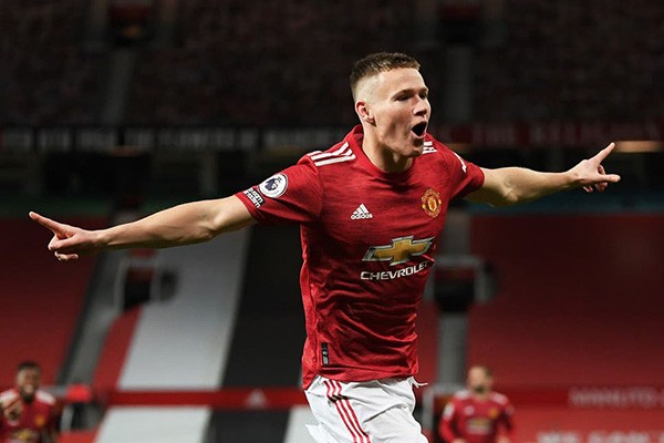 Gary Neville so sánh McTominay với 2 huyền thoại của Man Utd - Bóng Đá