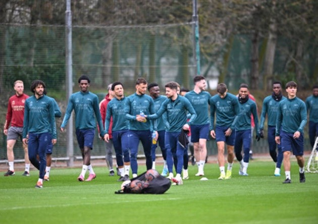 2 cú hích xuất hiện, Arsenal sẵn sàng so găng với Portod - Bóng Đá