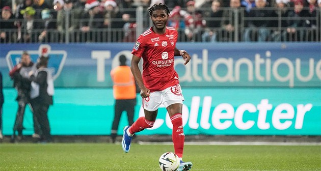  AC Milan muốn chiêu mộ hậu vệ Lilian Brassier của Brest trong tháng 1 - Bóng Đá