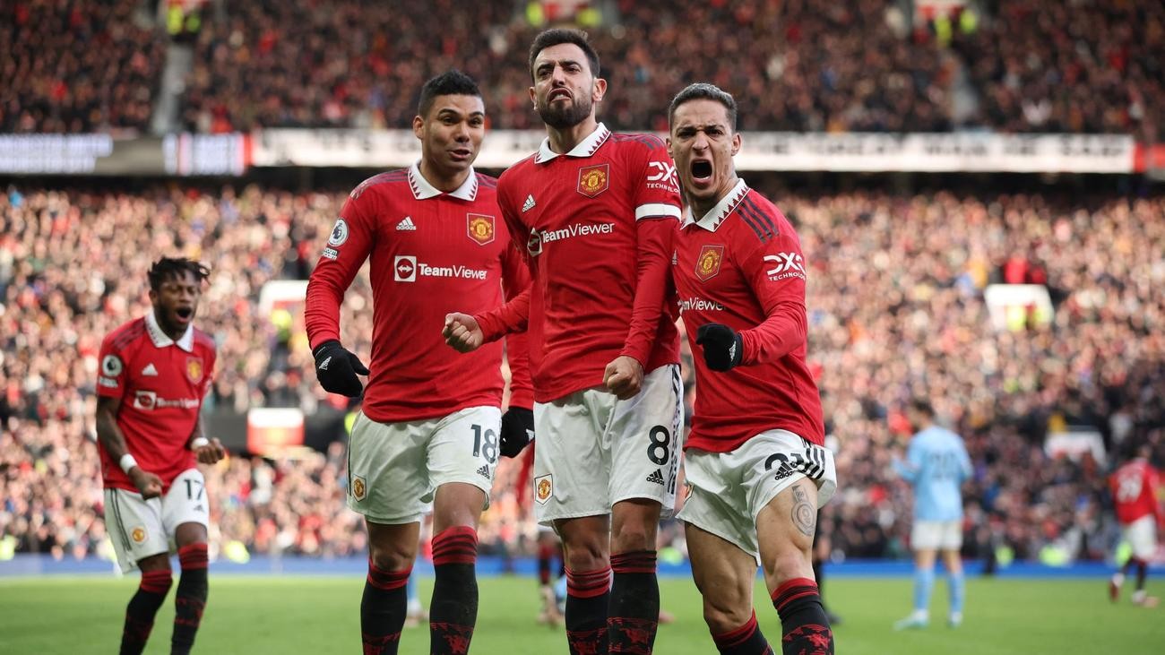 Vết gợn trận Man Utd 2-1 Man City - Bóng Đá