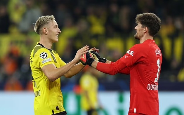 Haaland im tiếng, Man City dắt tay Dortmund vào vòng 1/8 - Bóng Đá