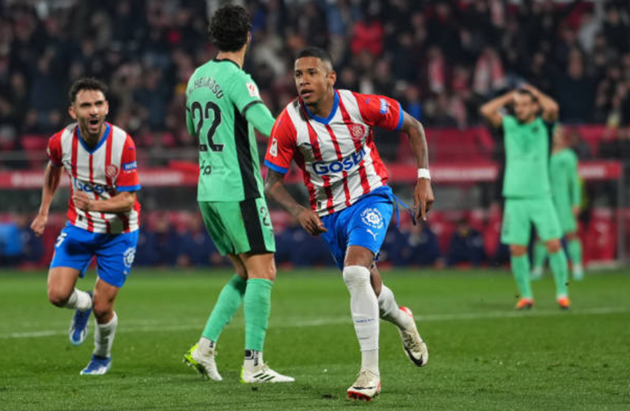 Rượt đuổi điên rồi, Girona phả hơi nóng vào Real  - Bóng Đá