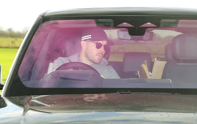 Antony was seen arriving for Manchester United training on Monday - Bóng Đá