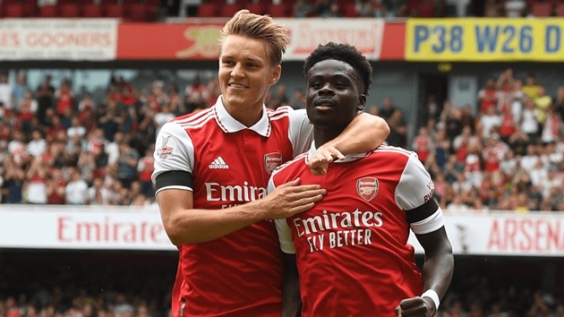 Manchester United fans fly ‘Glazers Out’ banner over Raymond James Stadium before Buccaneers game - Bóng Đá