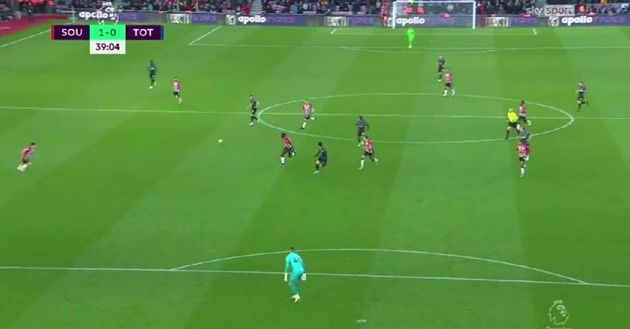 Luke Shaw khóc thét với bậc thầy rê bóng của nước Anh - Bóng Đá