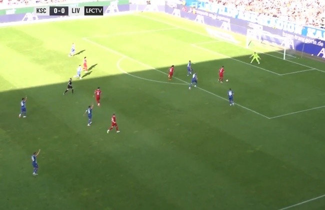 Toàn cảnh pha bóng biến Nunez thành trò hề - Bóng Đá