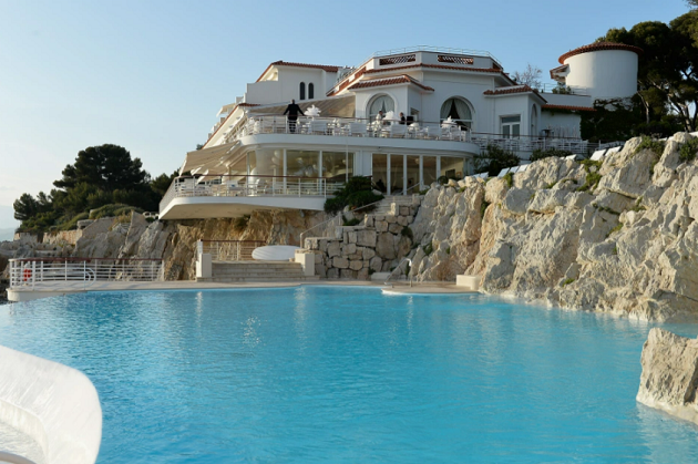 Kỳ nghỉ xa hoa của Grealish và bạn gái - Bóng Đá