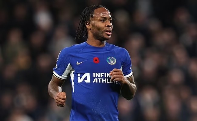 Raheem Sterling 'will NOT face further action from the FA for allegedly throwing a missile back into the crowd' - Bóng Đá