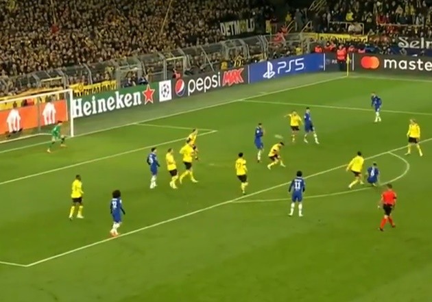 Jordi Alba breaks down in tears - Bóng Đá