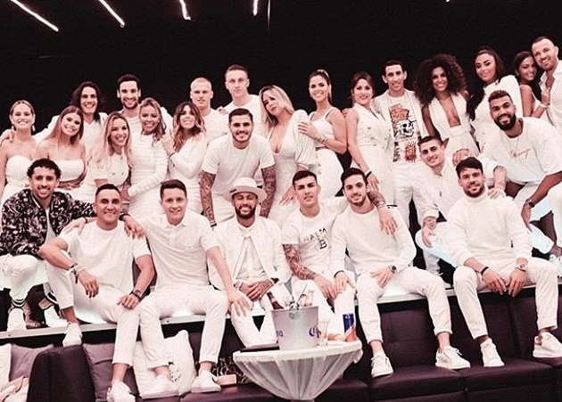 Neymar to host 150 people at New Year's Eve party that will 'last five days' - Bóng Đá