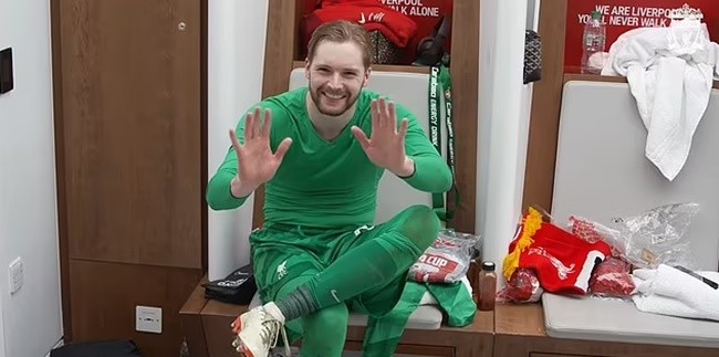 INSIDE LIVERPOOL'S DRESSING ROOM PARTY - Bóng Đá