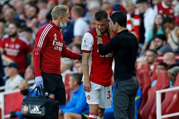 Chấn thương của Granit Xhaka có thể ra cơ hội chào sân của 
