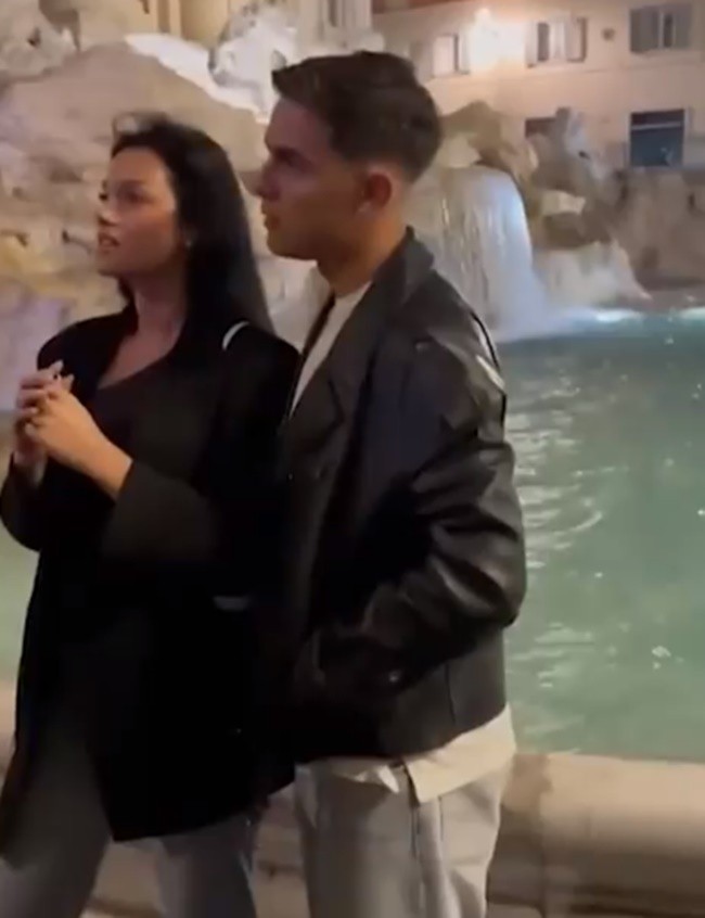 Watch sweet moment Paulo Dybala proposes to stunning Wag - Bóng Đá