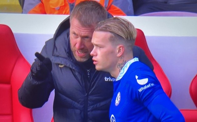 Watch Calvert-Lewin somehow fluff chance from a YARD - Bóng Đá