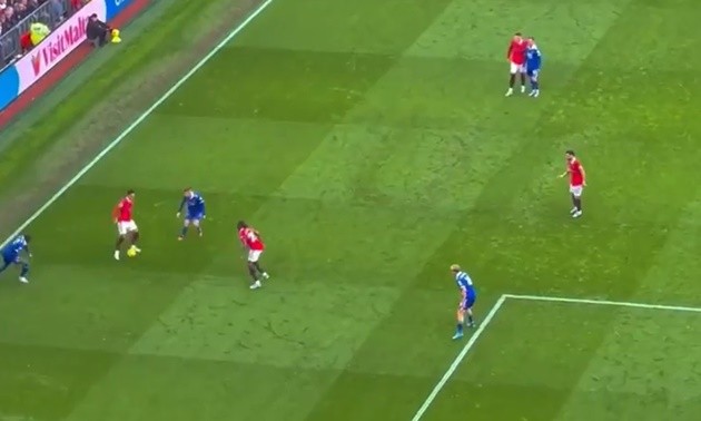 Sancho và Wan-Bissaka 'nhảy múa' làm Leicester rối loạn - Bóng Đá