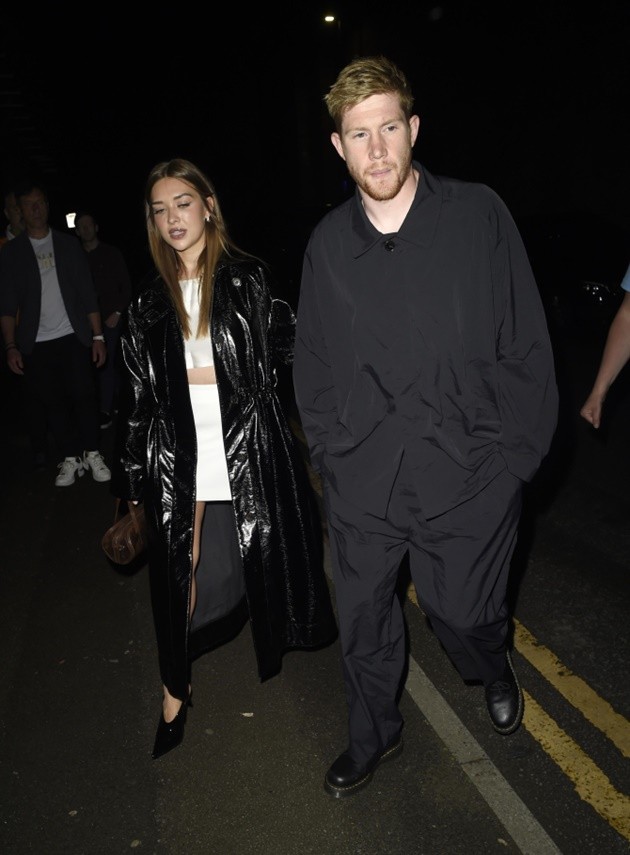 Jack Grealish wears £2k silk Dolce & Gabbana pyjamas - Bóng Đá