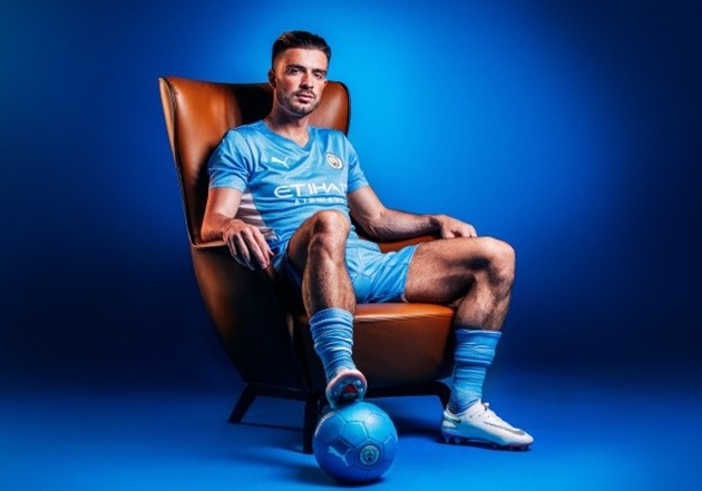 Grealish and Saka’s different lifestyles - Bóng Đá