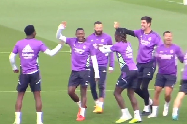 Vinicius nghỉ tập - Bóng Đá