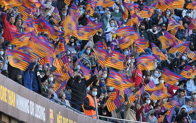 Những hình ảnh đầu tiên của Xavi tại Barcelona - Bóng Đá