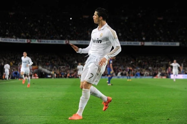 Cùng nhìn lại những lần đối đầu đáng nhớ giữa Messi và Ronaldo - Bóng Đá