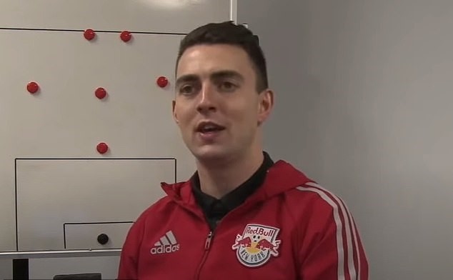 Manchester United close to appointing Ewan Sharp to Ralf Rangnick's coaching team - Bóng Đá