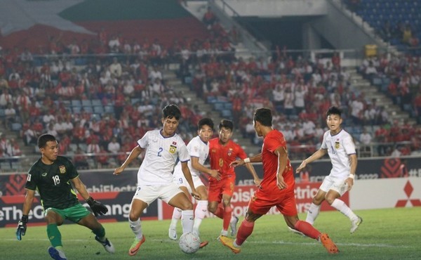 Thi đấu quả cảm, Lào suýt tạo bất ngờ trước Myanmar - Bóng Đá