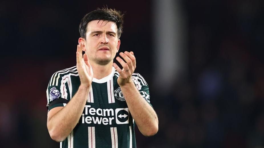 Nhìn Maguire mới thấy Sancho  - Bóng Đá