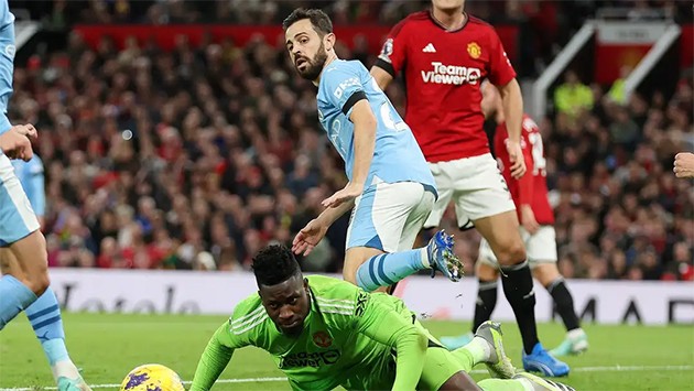 Người thắng kẻ thua sau trận derby Manchester - Bóng Đá