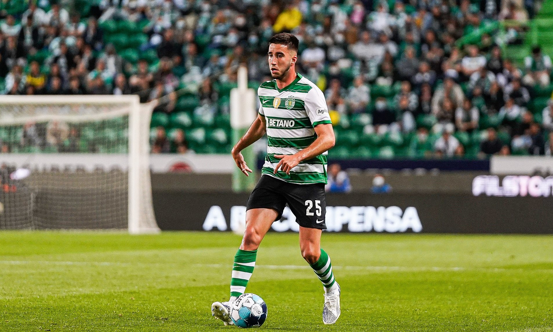 3 trung vệ có sẵn cực chất giúp Man Utd quên ngay Min-jae - Bóng Đá