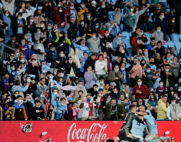 Thắng nhàn Bunrley, Man City vươn lên ngôi nhì bảng - Bóng Đá