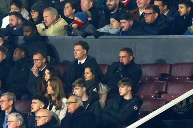 Vừa ký với Arsenal, Trossard đã lao đến sân tập - Bóng Đá