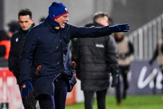 Cản 2 penalty + 17 cứu thua, thủ môn hay nhất World Cup lộ diện - Bóng Đá