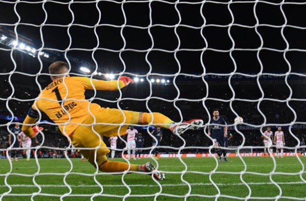 3 khoảnh khắc gây thót tim ở tuyển Brazil - Bóng Đá