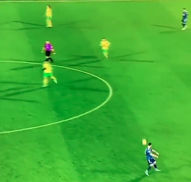 MOURINHO HIDES AWAY DURING ROMA TOUCHLINE BAN - Bóng Đá